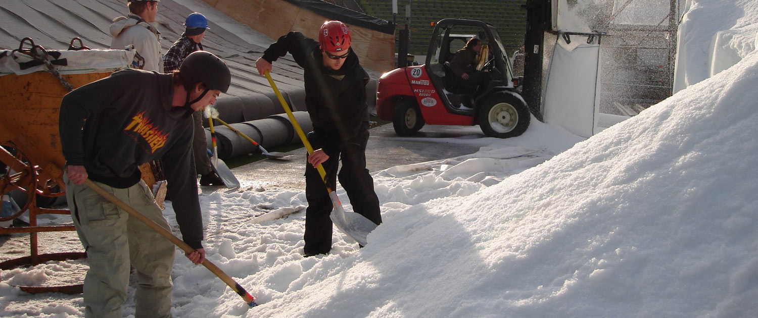 snow+promotion vertreibt hochwertige Schneeschaufeln zur optimalen Bearbeitung von Schnee